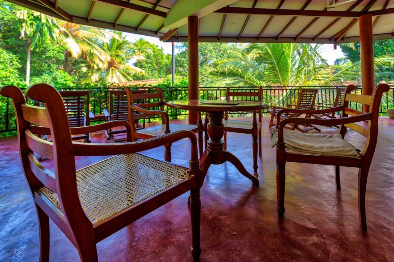 Julia Safari Inn Tissamaharama Exterior foto